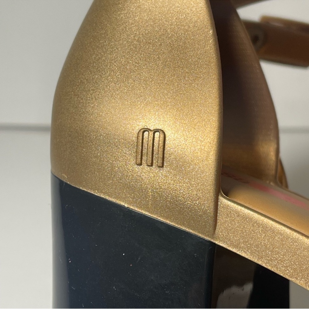 Melissa Elegant Gold and Black Heels - Picture 15 of 16